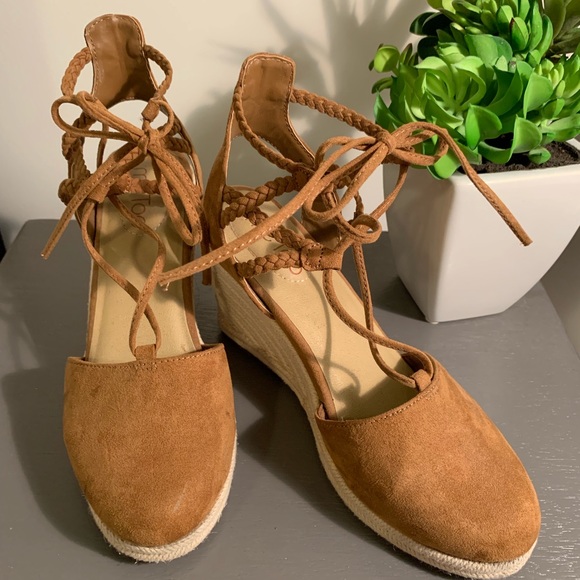 me too Shoes - me too Espadrille Close Toe Wedges